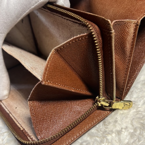 Louis Vuitton Porte Monnaie Tresor Wallet Monogram Canvas - Picture 10 of 16